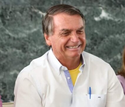 Bolsonaro também reclamou das prisões de apoiadores em razão dos ataques de 8 de janeiro à sede dos Três Poderes