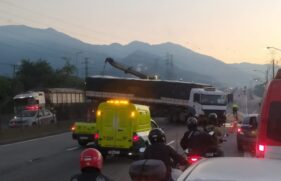 Acidente aconteceu por volta das 05h40