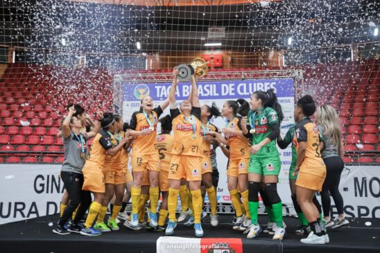 E.C. Taboão é campeã da Taça Brasil de Futsal Feminino