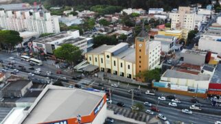 Santuário Santa Terezinha realiza tradicional confecção dos Tapetes de Corpus Christi.
