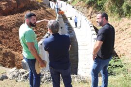 Ao todo, serão mais de 3km de pavimentação e ainda conta com guia, sarjeta, drenagem, preparação de base e sub-base, reciclagem com solo cimento e sinalização viária.