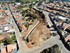 As equipes de Porto Feliz deram andamento nas obras de canalização do Córrego Santa Eliza