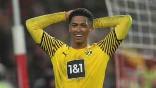 Bellingham, foi um dos melhores jogadores da Inglaterra na Copa do Mundo de 2022. Ele se tornou o primeiro jogador nascido no século XXI a marcar gol em Mundiais.