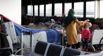 Grupo de cerca de 150 imigrantes afegãos
