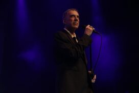 Arnaldo Antunes abre a série de shows, às 20h