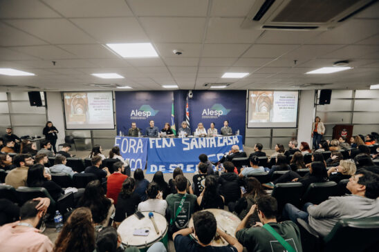 Estudantes e professores da Faculdade de Ciências Médicas da Santa Casa da Capital participaram de audiência na Alesp