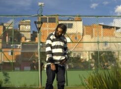 Coruja BC1 lança novo EP "Versão Brasileira"