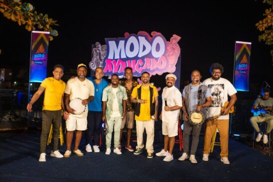 A música faz parte do DVD "Clareou Modo Avançado", lançado no último ano com várias participações especiais.
