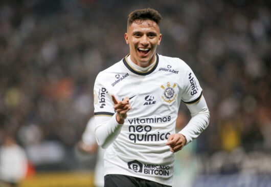 Mantuan atuou 43 vezes pelo clube paulista, tendo anotado seis gols e dado uma assistência