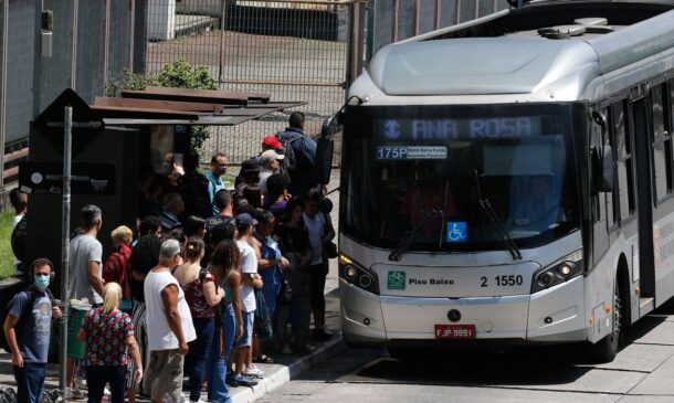 O Sindicato dos Motoristas e Trabalhadores em Transporte Rodoviário Urbano de São Paulo decidiu não paralisar os serviços nesta sexta-feira (7)