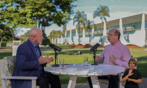 A declaração foi feita durante o seu programa semanal Conversa com o presidente ao lado do jornalista Marcos Uchôa
