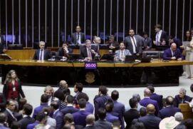 A sessão plenária que aprovou a MP dos ministérios foi comandada por Arthur Lira