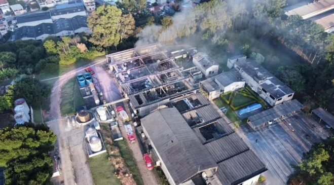 Explosão em uma fábrica de resinas em Várzea Paulista (SP)