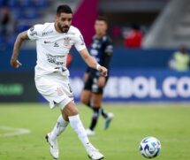 Mesmo com Renato Augusto em campo, Corinthians faz partida apática e está eliminado da Libertadores
