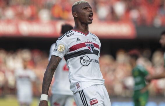 O zagueiro equatoriano Arboleda, do São Paulo FC