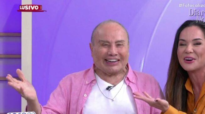 Stenio Garcia mostrou sua nova aparência no programa Fofocalizando