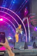 Pink é surpreendida com cinzas de mãe de fã