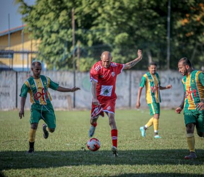 Na manhã deste domingo (18) aconteceu, no campo do América, mais uma rodada da 2ª fase da Taça João Rubini de Futebol Veterano Categoria Quarentão, em Porto Feliz
