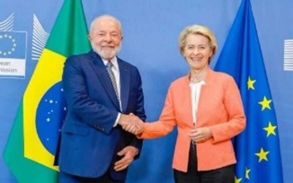 A presidente da Comissão Europeia, Ursula von der Leyen, anunciou na manhã desta segunda (17) que a União Europeia vai investir mais 45 bilhões (R$ 242 bilhões) na América Latina e no Caribe.