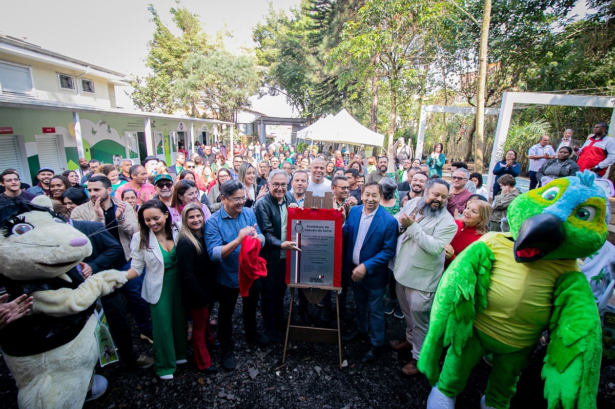 Prefeito Aprígio e autoridades municipais entregam Escola Livre de Educação Ambiental para moradores de Taboão da Serra