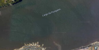 Uma mulher foi surpreendida ao encontrar um feto boiando em um rio de São Vicente.