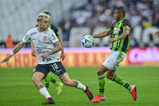 O Corinthians venceu o América-MG nos pênaltis