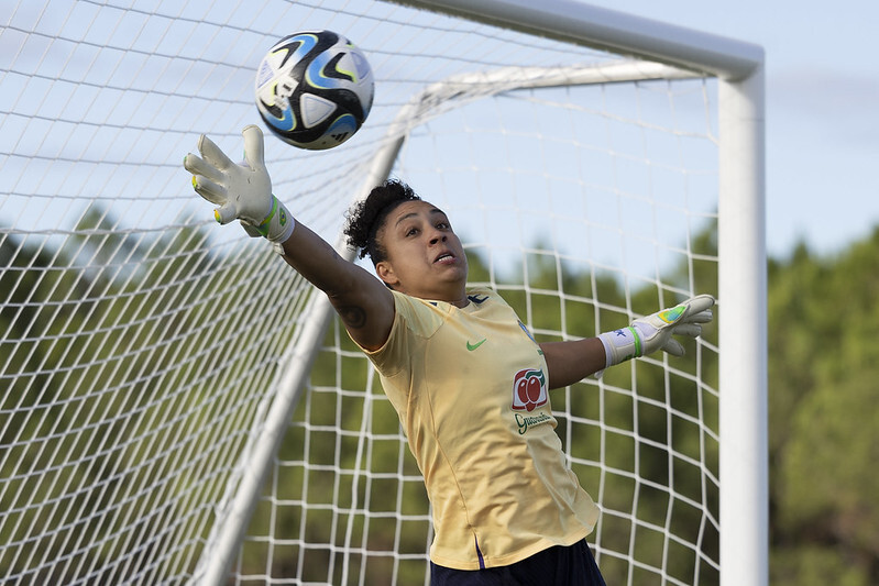 O Brasil encara a França nesta segunda-feira (29), às 7h (de Brasília), em jogo válido pelo Grupo F do torneio
