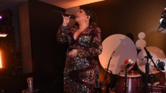 Maria Rita foi uma das estrelas da festa, com um pocket show na programação