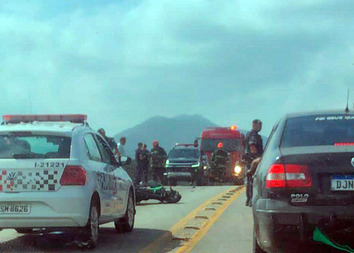 Condutor da moto teve uma lesão na perna
