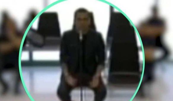 Daniel Alves aparecendo depondo na Justiça