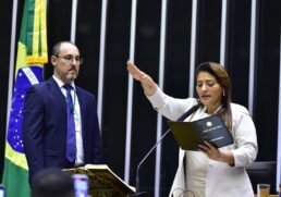 Posse de Ely Santos aconteceu nesta quarta-feira (5) na Câmara dos Deputados, em Brasília