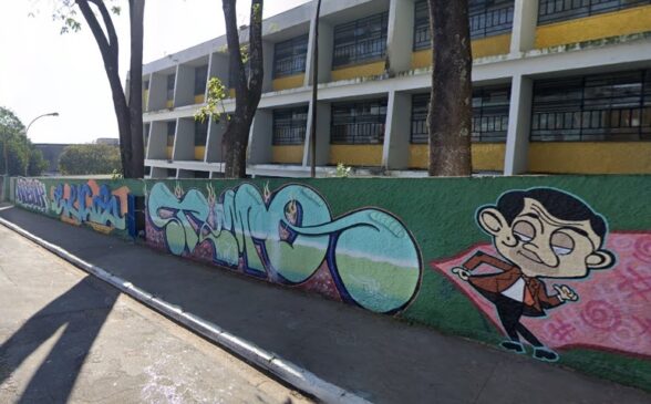 Escola na região de São Mateus onde a aluna sofreu um ataque a faca de um colega