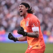 goleiro Cássio, do Corinthians, sofreu um trauma no quadril direito no empate de domingo (18) no clássico contra o Palmeiras, pelo Paulistão