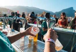 Ao todo, 64.450 copos foram utilizados, e, deles, 35.465 foram devolvidos no final dos quatro dias de evento