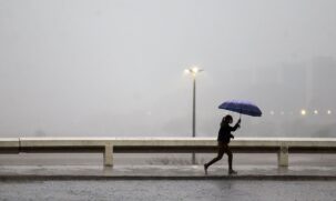 Tempo fechado e a possibilidade de chuva segue durante o fim de semana no litoral paulista