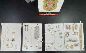 Joias recuperadas por policiais do Deic neste sábado (1&ordm;)