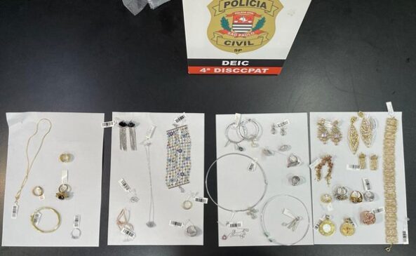 Joias recuperadas por policiais do Deic neste sábado (1º)