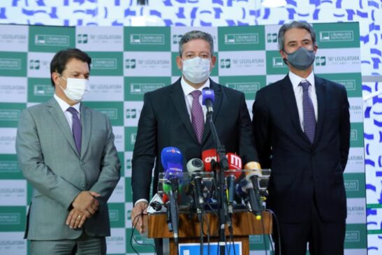 Em coletiva de imprensa, Arthur Lira e o relator da PEC, Arthur Maia, apresentaram os principais pontos da reforma administrativa aprovada na Comissão Especial