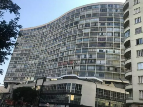 Edifício Racy possui uma fachada sinuosa, que lembra a do Copan, o que explica seu apelido