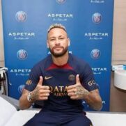 Neymar ainda se recupera de uma lesão no tornozelo