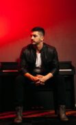Cantor Ferri deu continuidade aos lançamentos do álbum "+POP"