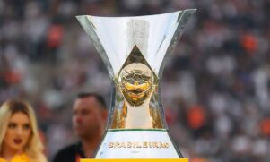 Corinthians e Coritiba são os dois únicos que já mudaram de treinador duas vezes