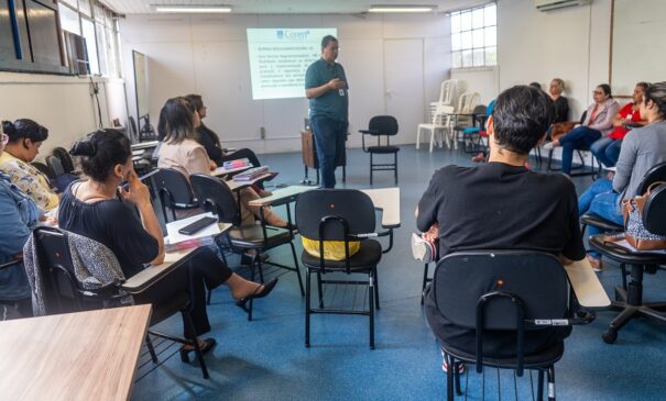 Marcus Vinícius Lima do COREN-SP ministrou palestra para servidores da Saúde