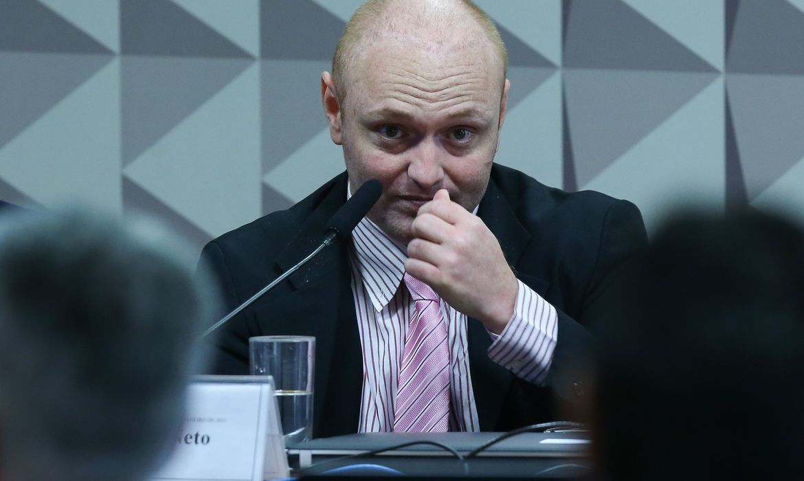 Delgatti foi preso em 2019 por suspeita de invadir contas de autoridades no Telegram, entre elas, de integrantes da força-tarefa da Lava Jato, como o ex-procurador Deltan Dallagnol
