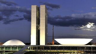 Em ritmo de espera, senadores e deputados esperam Lula decidir nova formatação ministerial