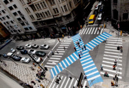 Faixa de pedestres transversal