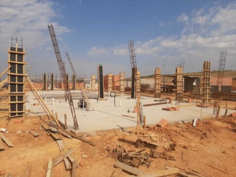 As obras da nova escola em tempo integral do bairro Altos do Jequitibá, em Porto Feliz, seguem em ritmo acelerado