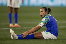 Marta se despede de Copas do Mundo da mesma maneira que levou sua carreira