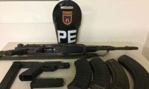 O governo do Rio de Janeiro criou uma premiação de R$ 5 mil para cada fuzil apreendido por policial civil ou militar