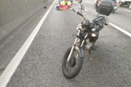 Um motociclista morreu após se envolver em um acidente com uma carreta na rodovia Anchieta, na altura de Cubatão, sentido litoral